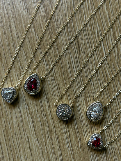 The Lueur Necklace - Bezel Heart
