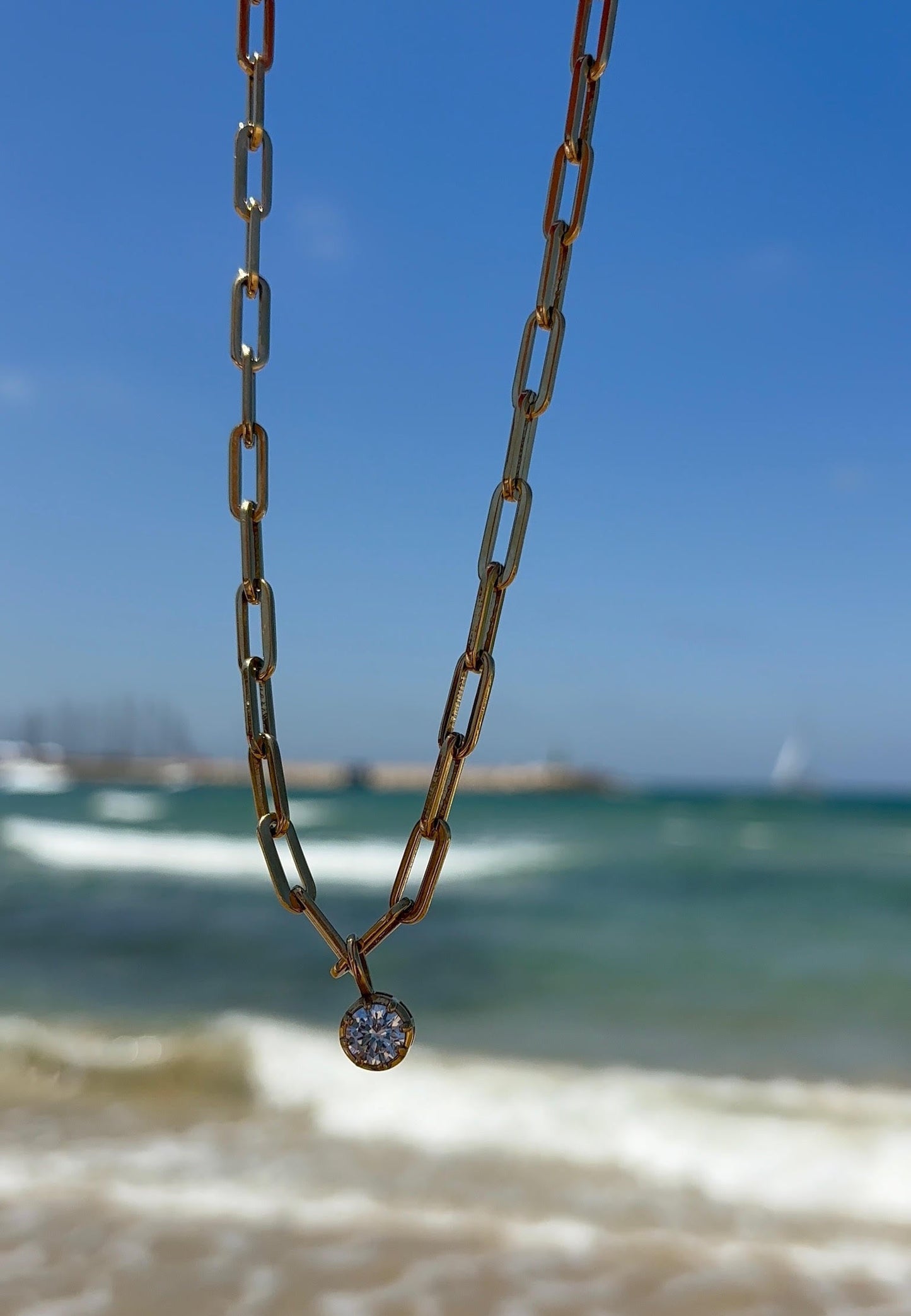 Round Charm in 18k gold plating - Bella Lueur
